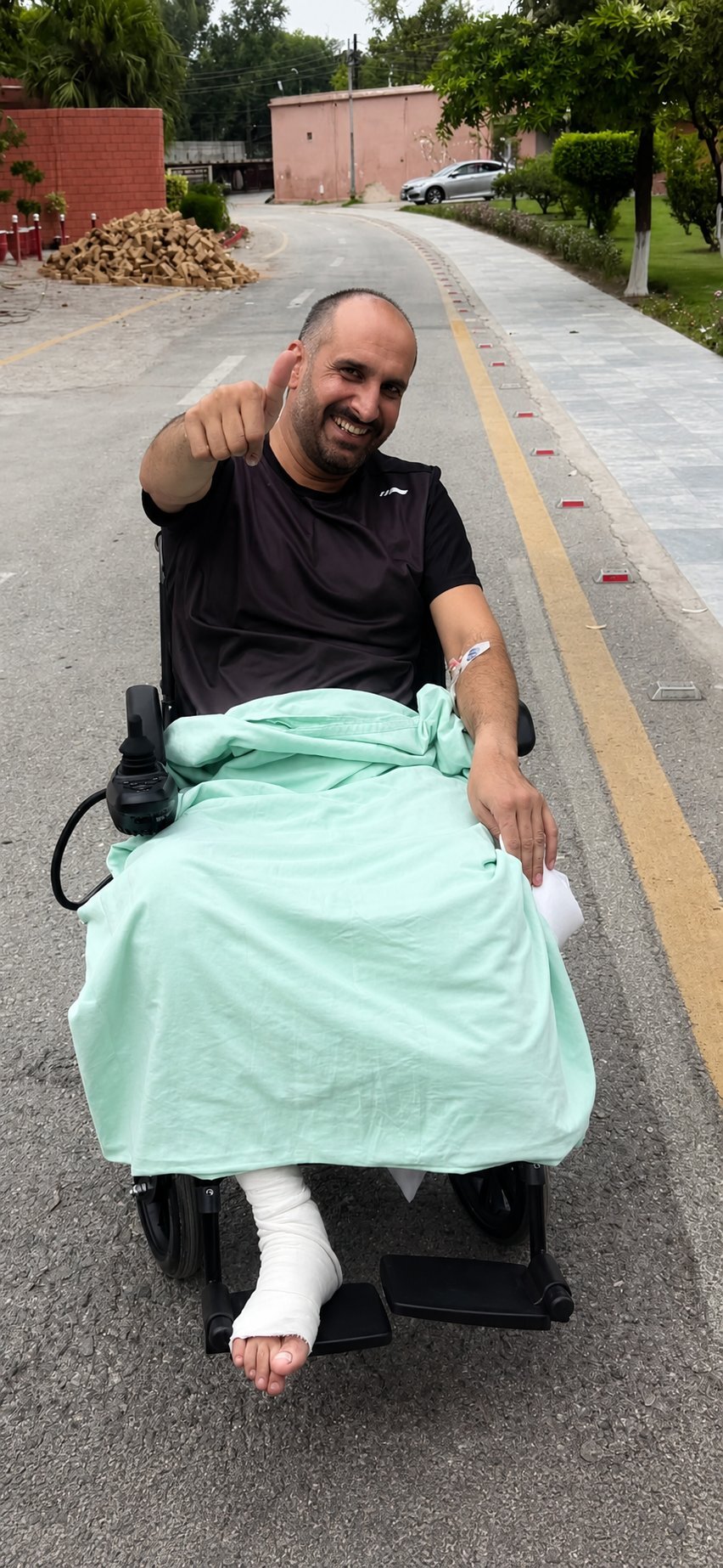 Lt Col Shahid Ali Khan lost one of his legs in an IED blast during an operation against the TTP 1