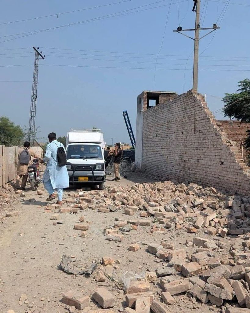 TTP bomb blast outside Sarai Khora Police Post on Kohat Road in Peshawar in 2026 4